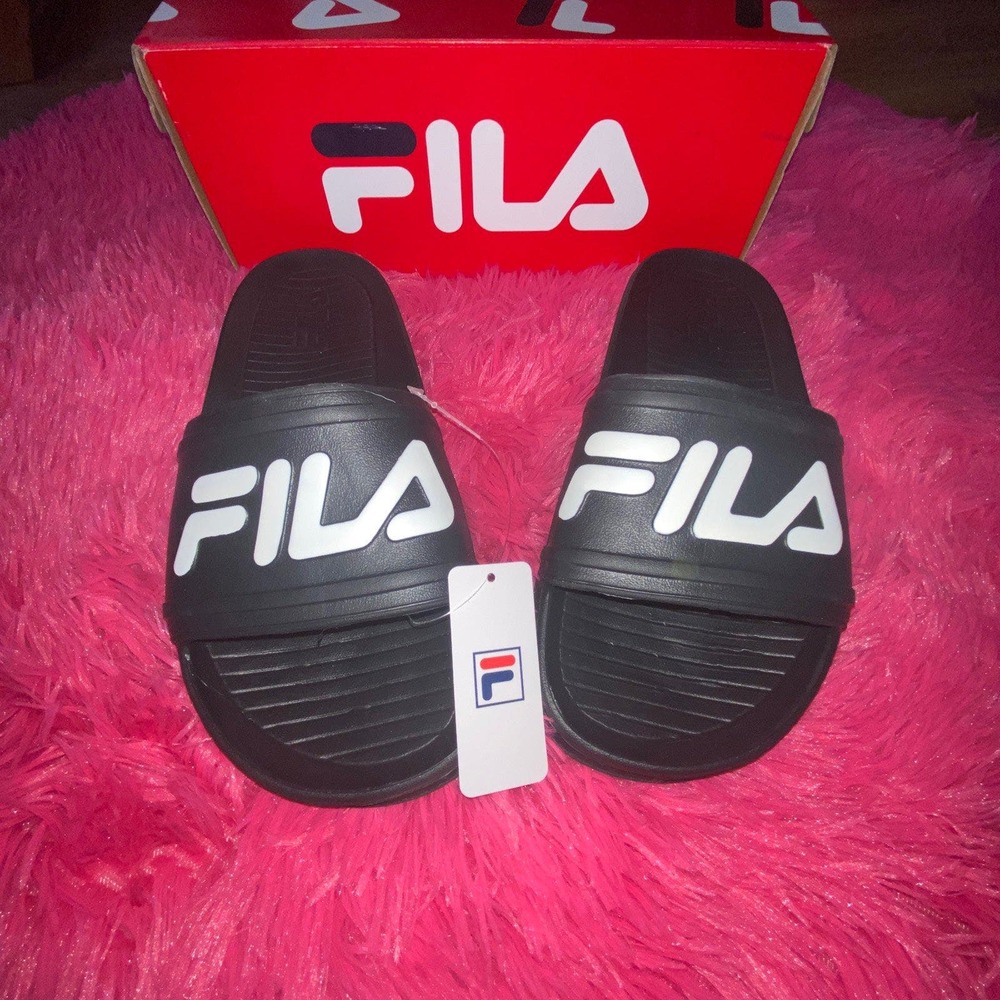 Fila Sleek Slide Sandal Black And White Women‎ Size 9 Men Size 8